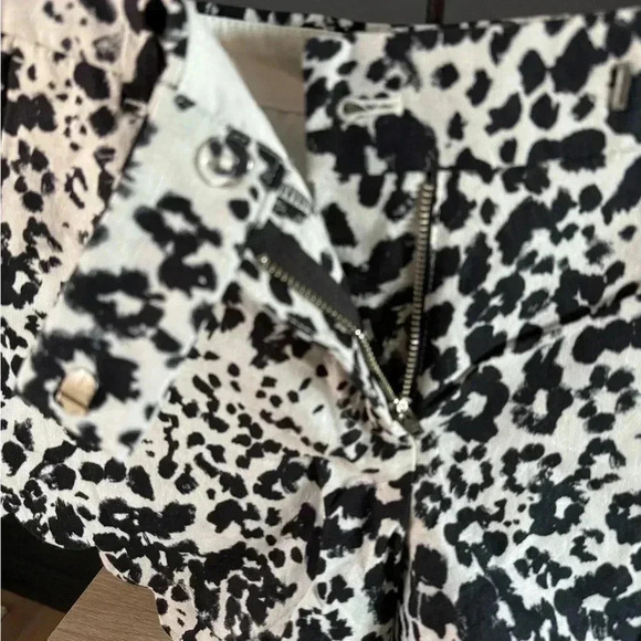 J. CREW linen black/white animal print scalloped hem shorts• 2 - Picture 5 of 6